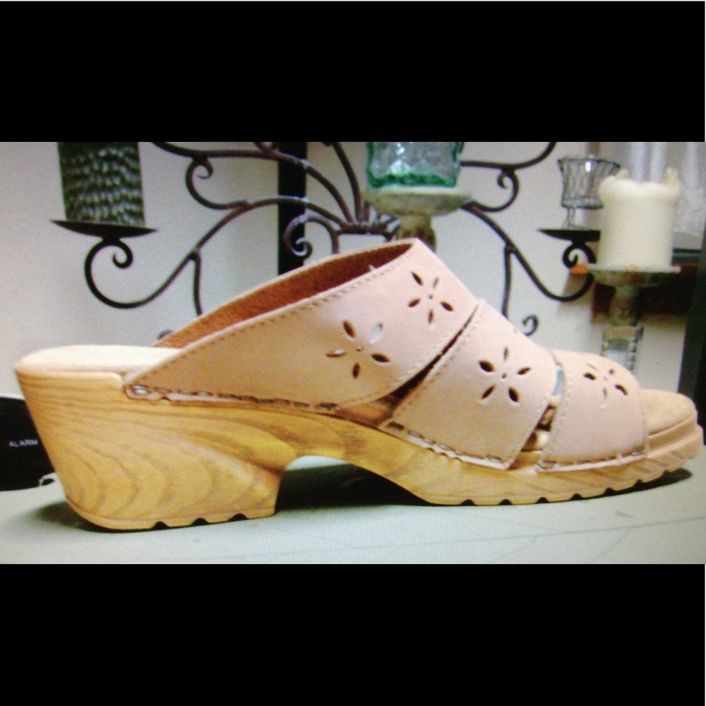 Leather Block heel sandals super comfy & cute